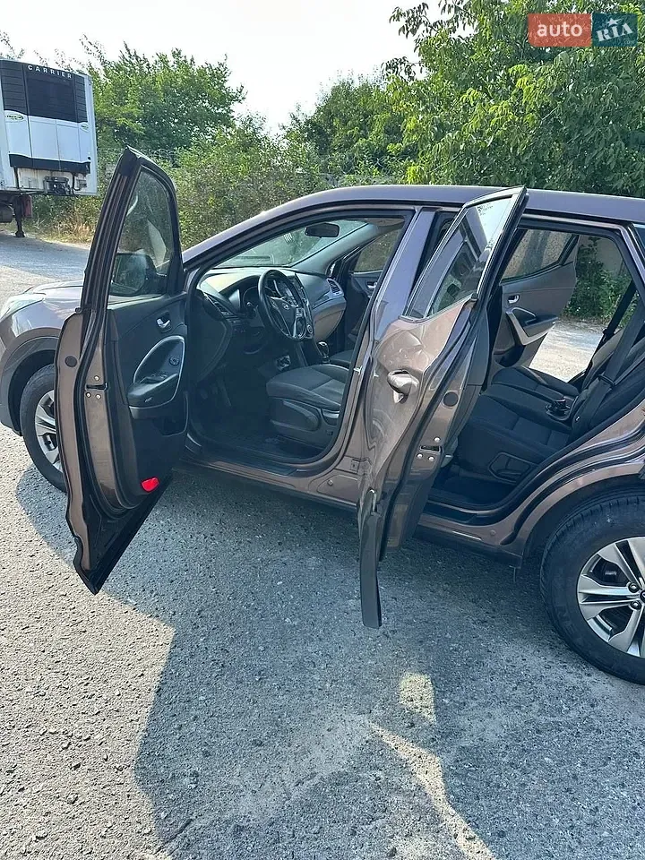 Hyundai Santa Fe 2015 photo 3