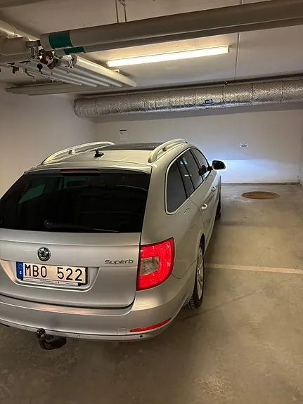 Skoda Superb 2012 photo 5