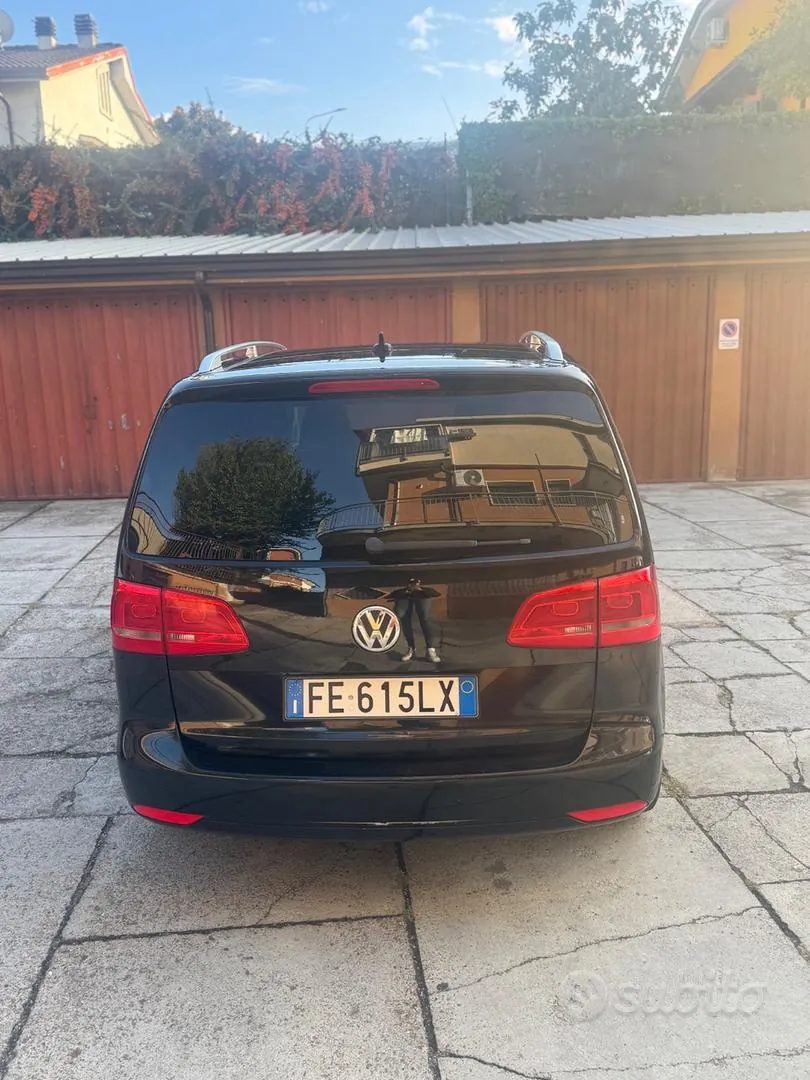 Volkswagen Touran 2011 photo 5