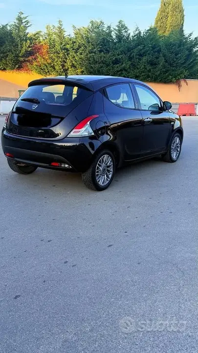 Lancia Ypsilon 2012 photo 2