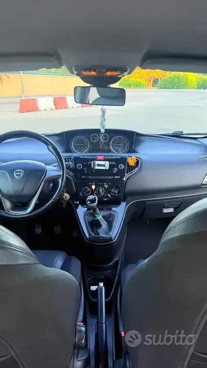 Lancia Ypsilon 2012 photo 4