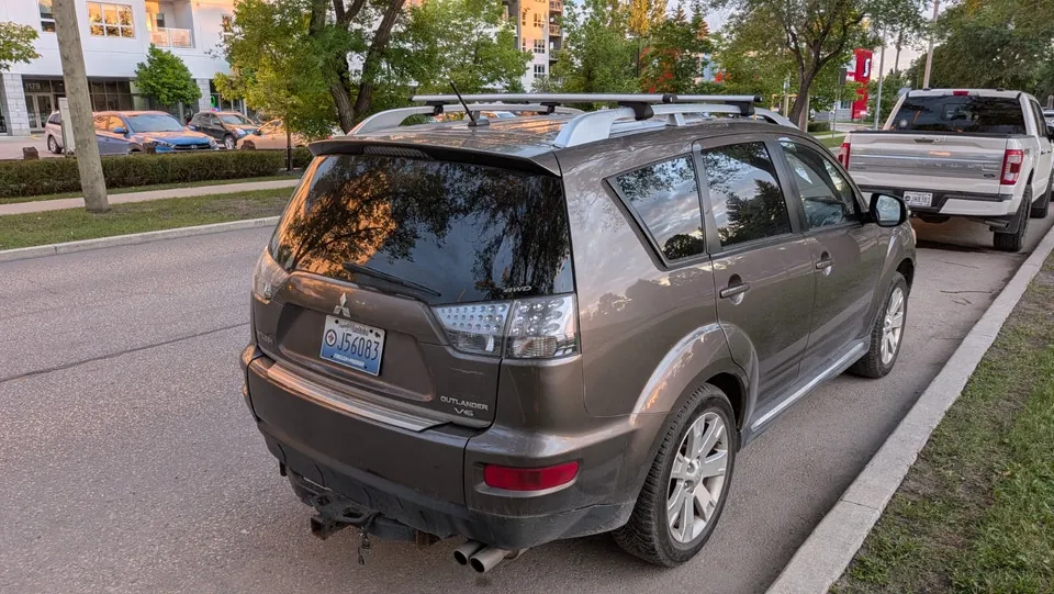 Mitsubishi Outlander 2010 photo 3