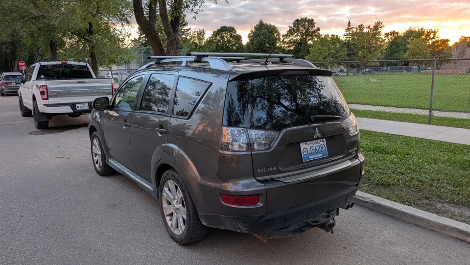 Mitsubishi Outlander 2010 photo 4