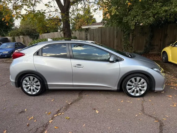 Honda Civic 2012 photo 3