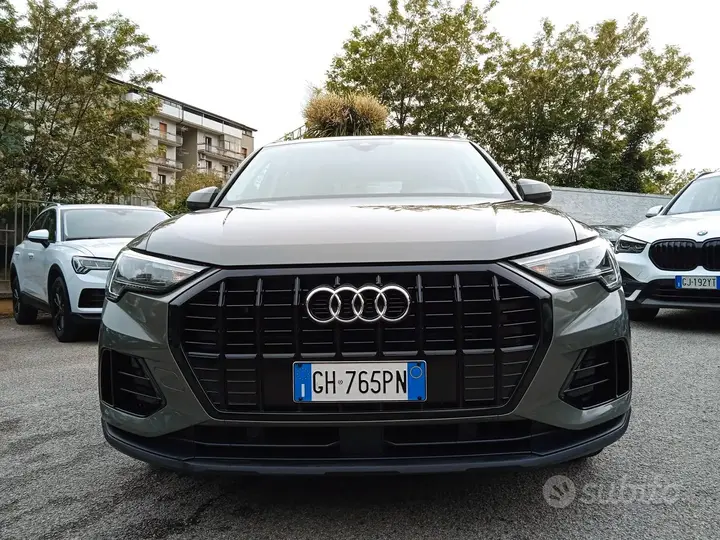 Audi Q3 2021 photo 2