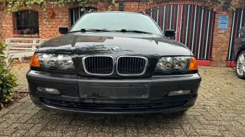 BMW 318I