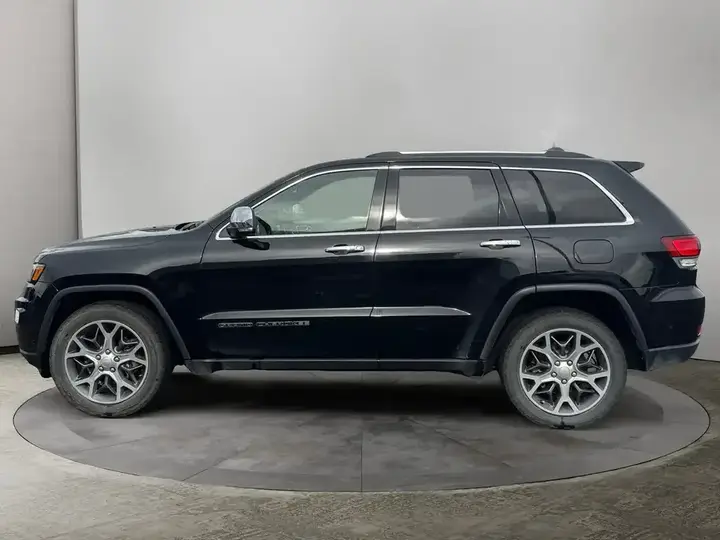 Jeep Grand Cherokee 2020 photo 2
