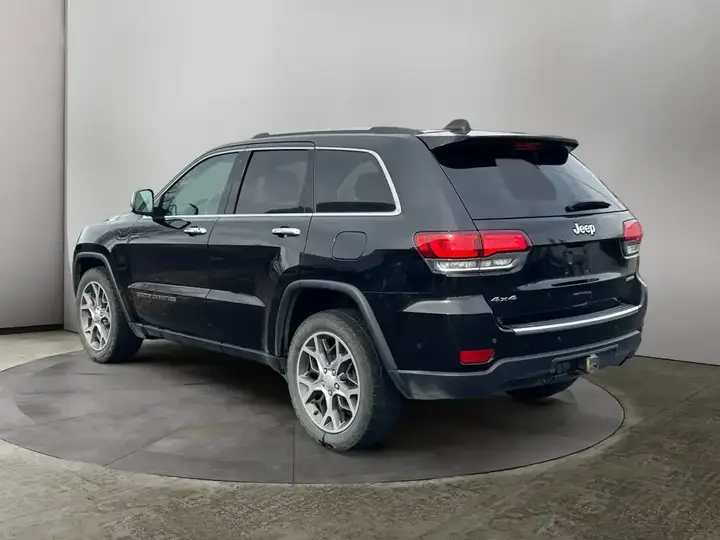 Jeep Grand Cherokee 2020 photo 3