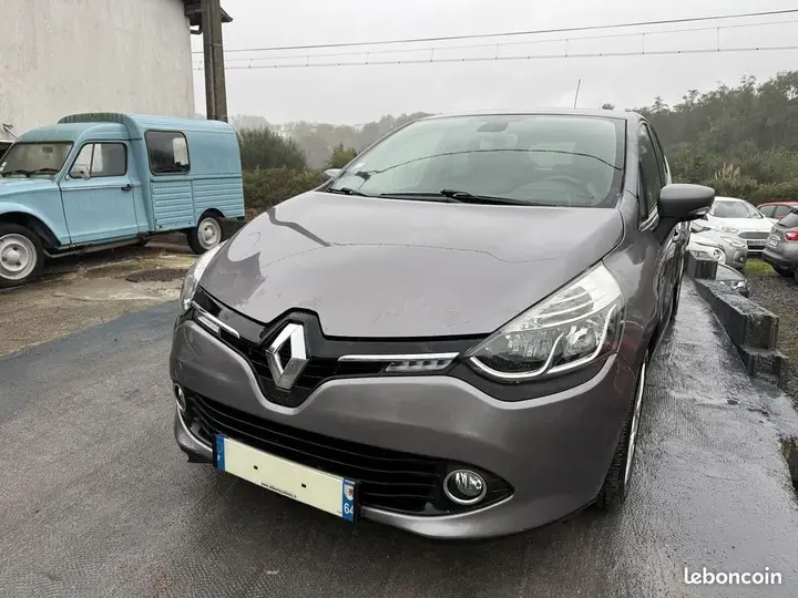 Renault Clio 2013 photo 2