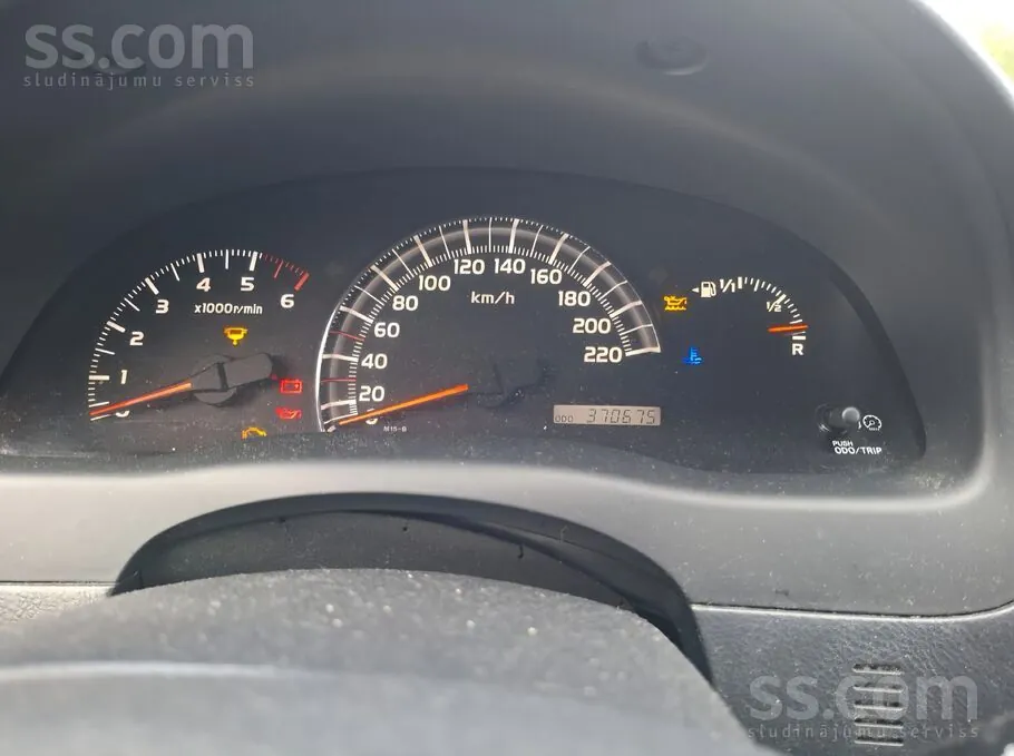 Toyota Avensis Verso 2005 photo 4