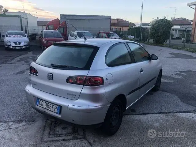 Seat Ibiza 2003 photo 3