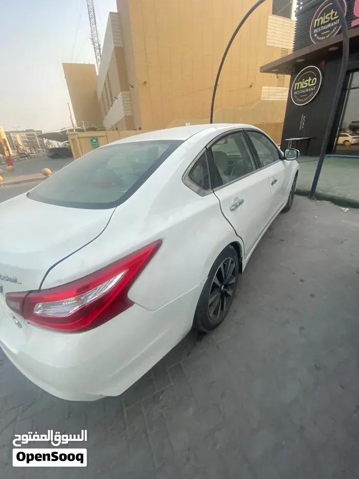 Nissan Altima 2018 photo 4