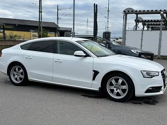 Audi A5 2012 photo 3