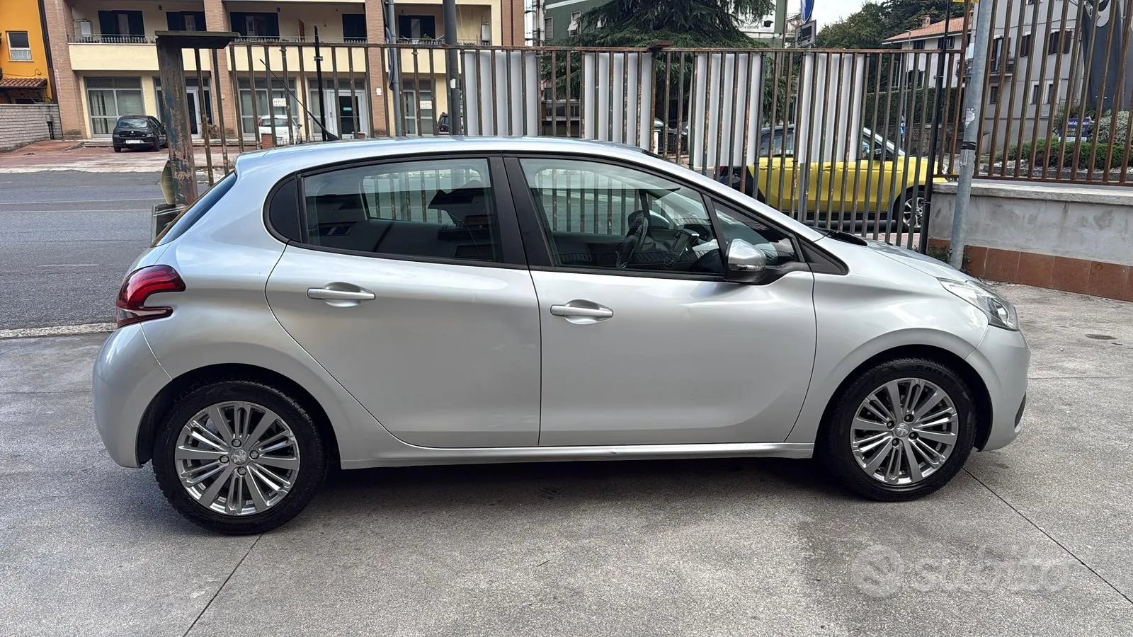 Peugeot 208 2016 photo 3