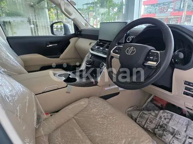 Toyota Land Cruiser 2023 photo 3