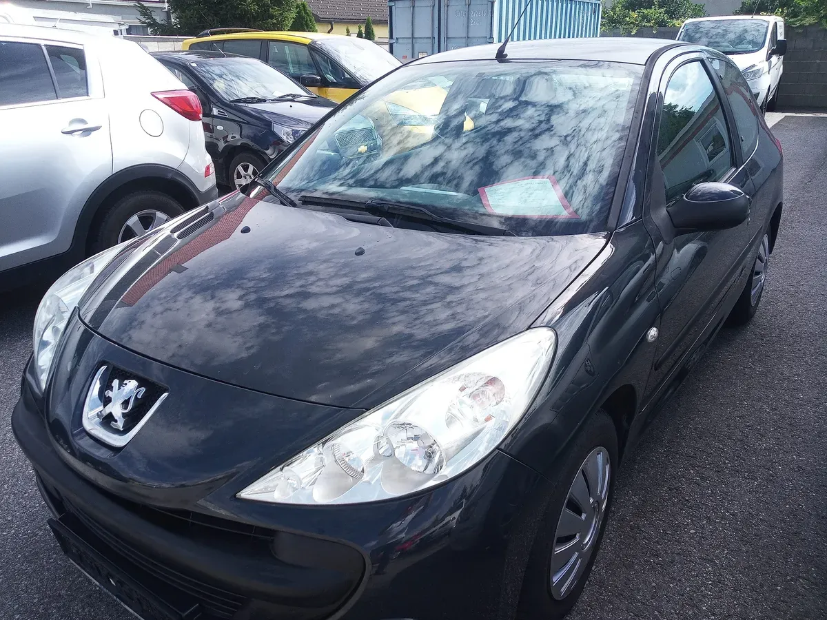 Peugeot 206 2011 photo 3