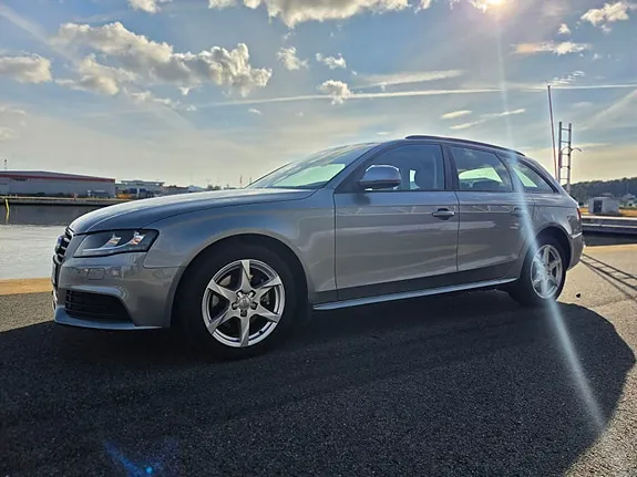 Audi A4 2009 photo 4