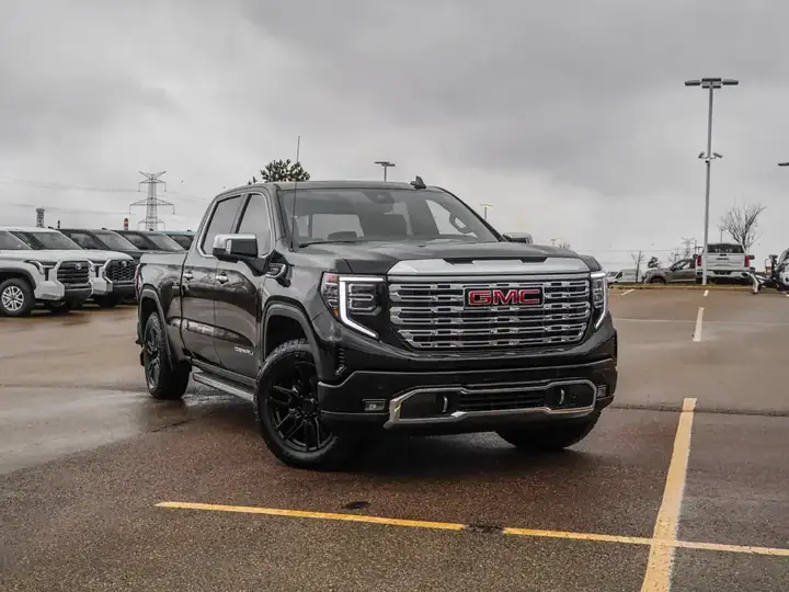 GMC Sierra 1500 2026 photo 2