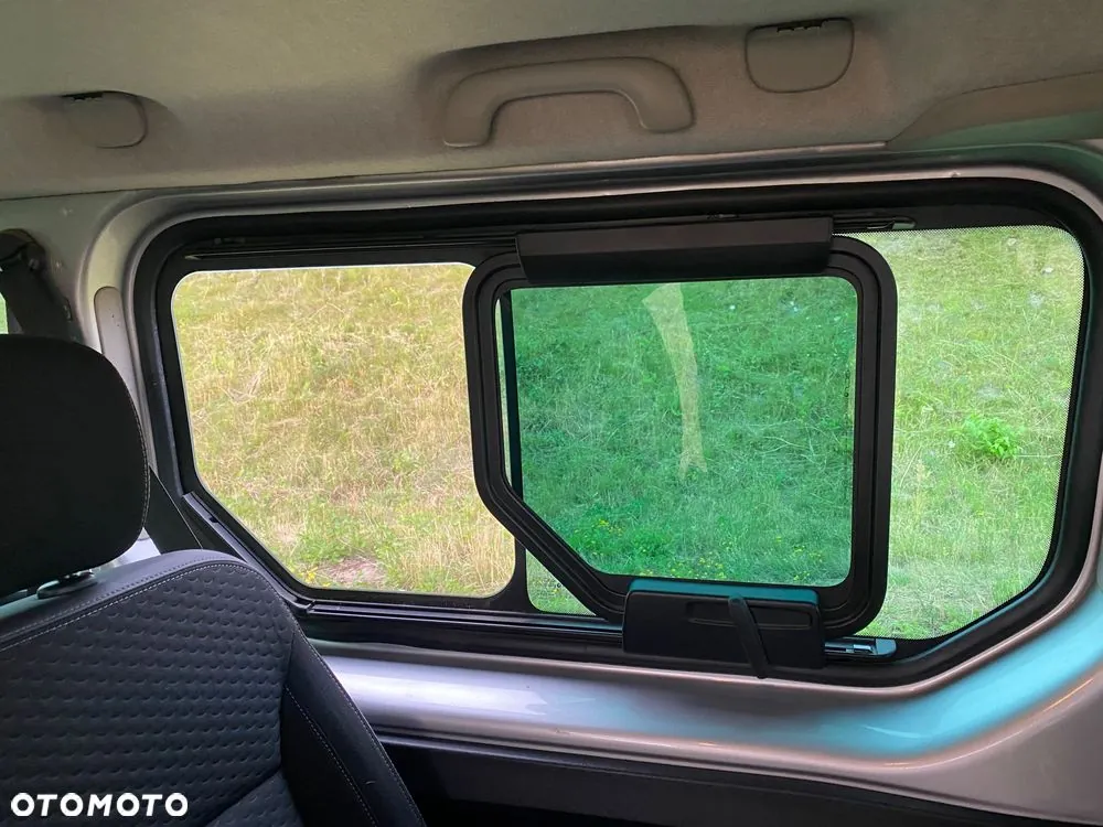 Opel Vivaro 2016 photo 2