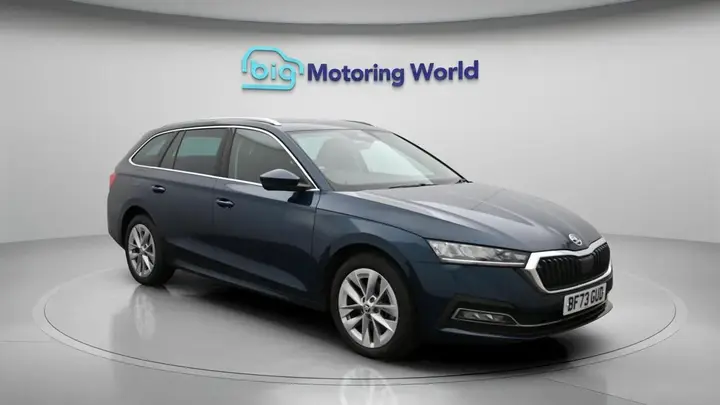 Skoda Octavia 2023 photo 2