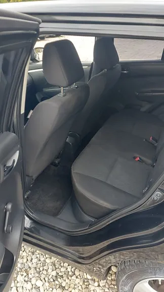 Suzuki Swift 2011 photo 2