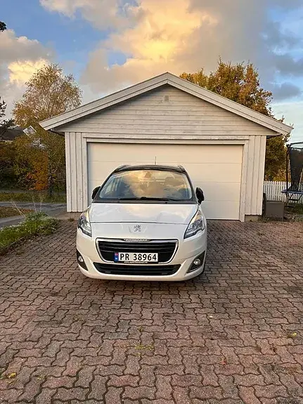 Peugeot 5008 2016 photo 2