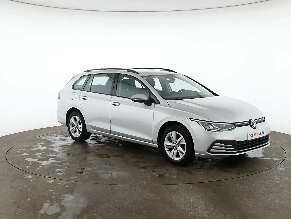 Volkswagen Golf 2024 photo 2