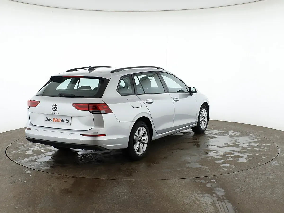 Volkswagen Golf 2024 photo 3
