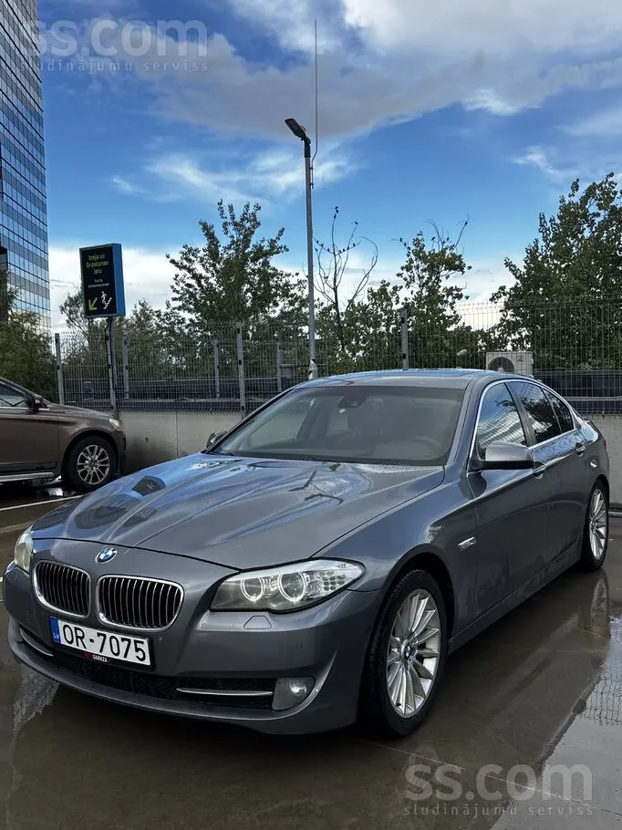 BMW 530D 2010 photo 2