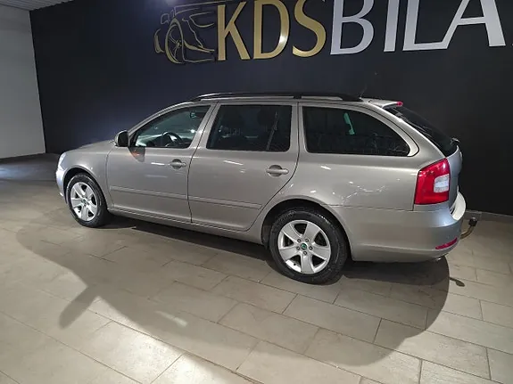 Skoda Octavia 2012 photo 4