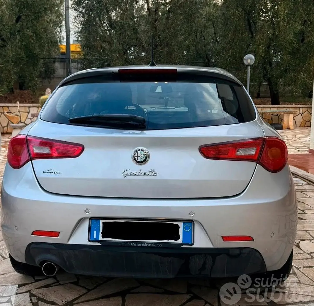 Alfa Romeo Giulietta 2014 photo 2