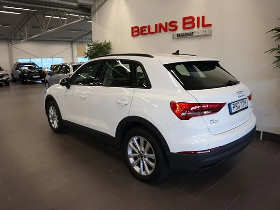Audi Q3 2023 photo 3