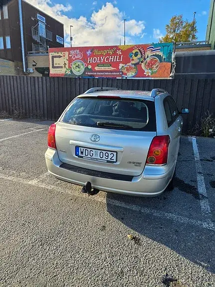 Toyota Avensis 2004 photo 2