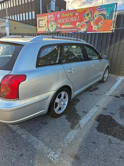 Toyota Avensis 2004 photo 3
