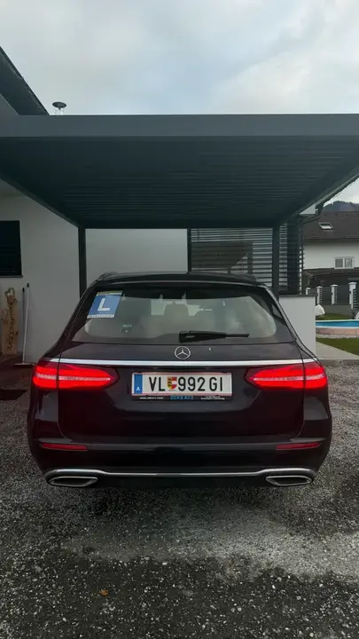 Mercedes-Benz E220