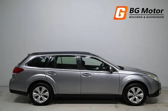 Subaru Outback 2010 photo 2