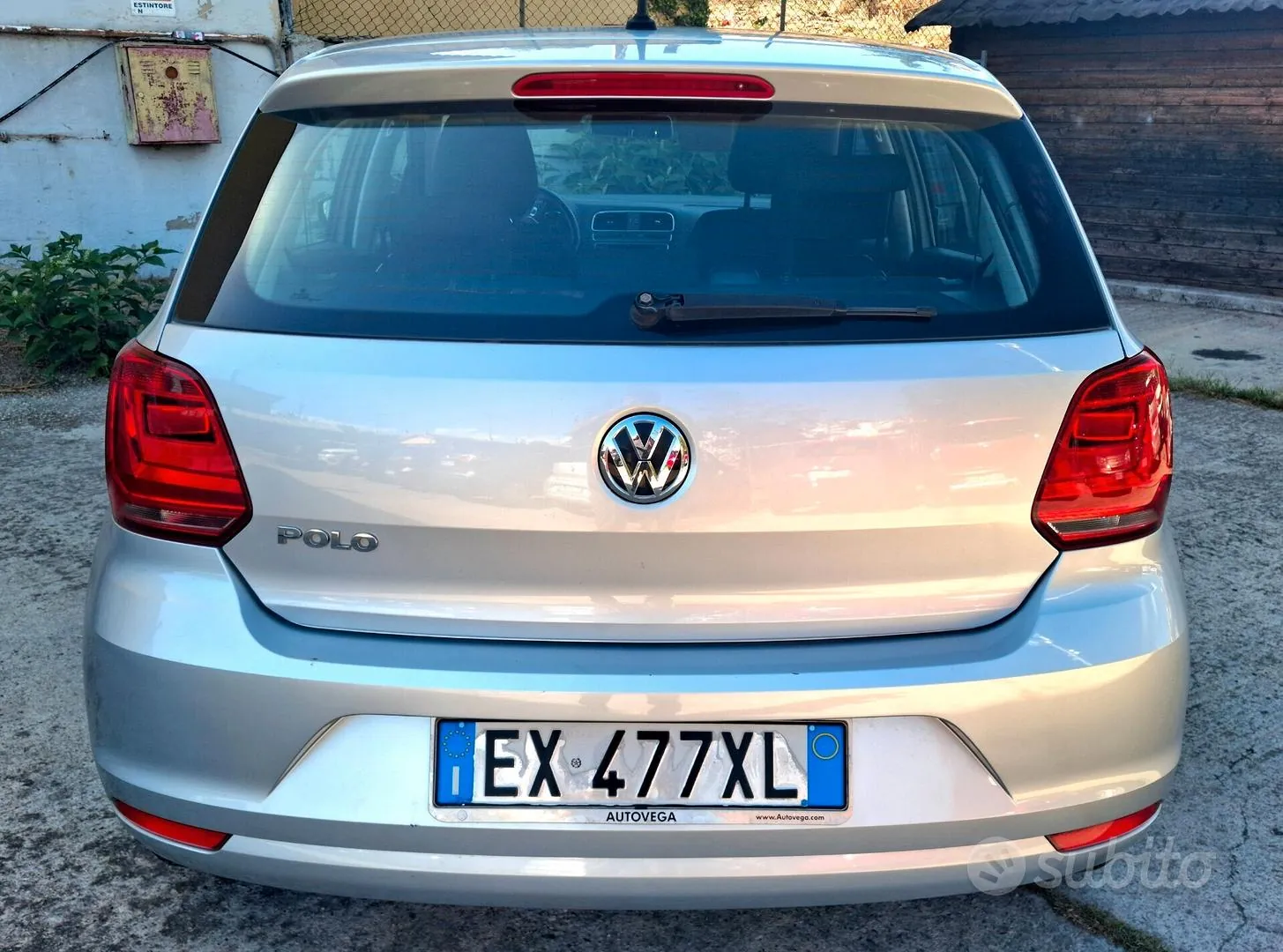 Volkswagen Polo 2015 photo 2