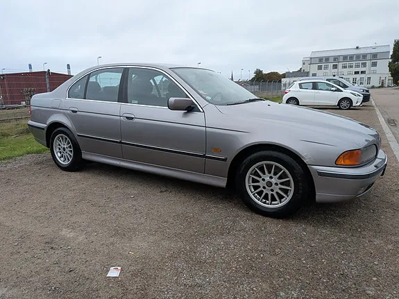BMW 523I 1998 photo 3
