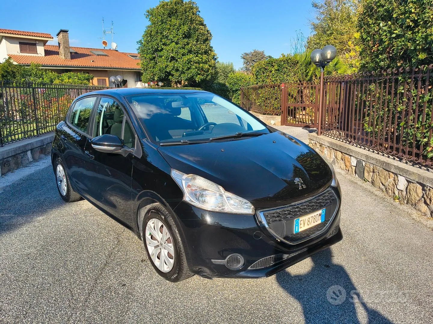 Peugeot 208 2014 photo 3