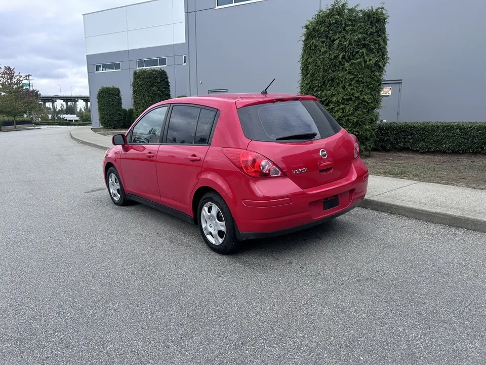 Nissan Versa 2009 photo 4