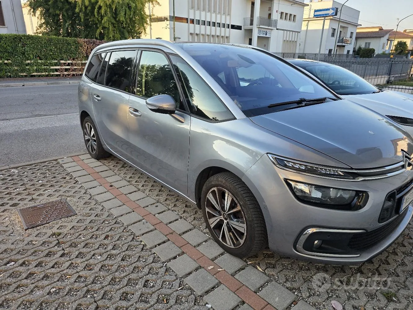 Citroen Grand C4 Picasso 2018 photo 2