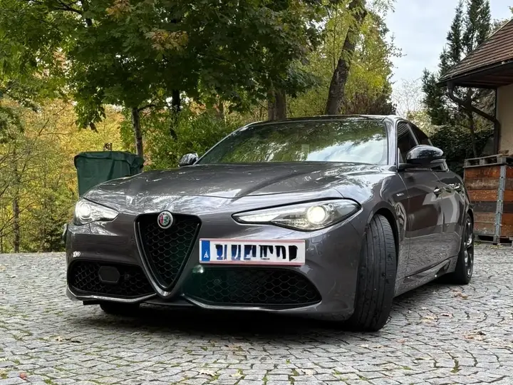 Alfa Romeo Giulia 2022 photo 2
