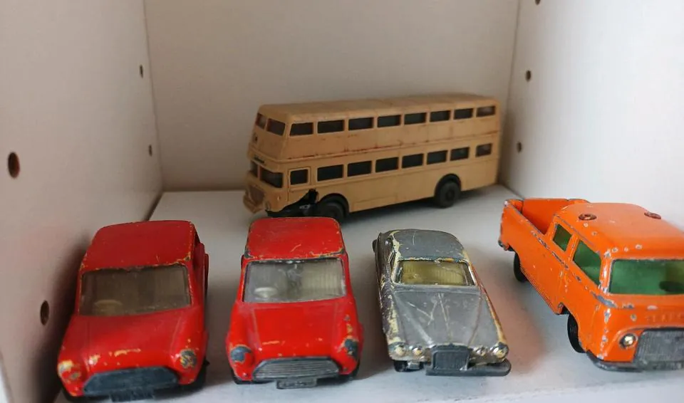 Matchbox Husky Autos