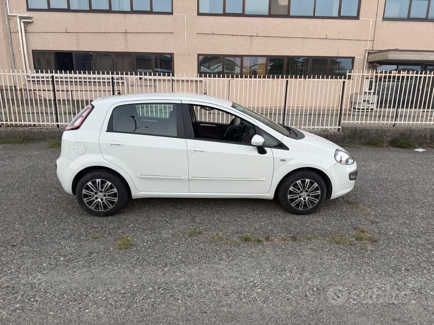 Fiat Punto Evo 2012 photo 3