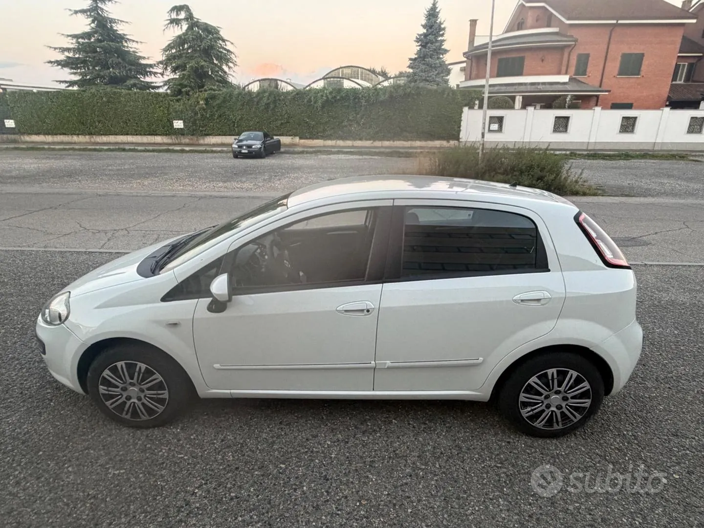 Fiat Punto Evo 2012 photo 4