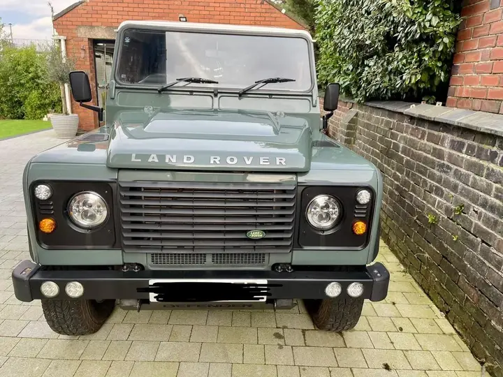 Land Rover Defender 2008 photo 2