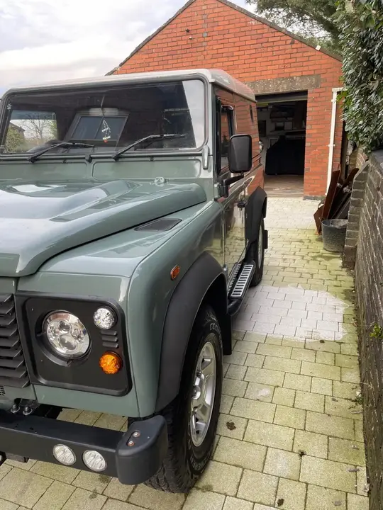 Land Rover Defender 2008 photo 3