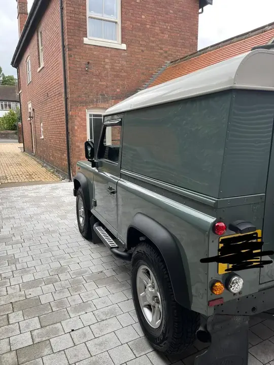 Land Rover Defender 2008 photo 4