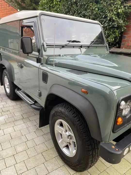 Land Rover Defender 2008 photo 5
