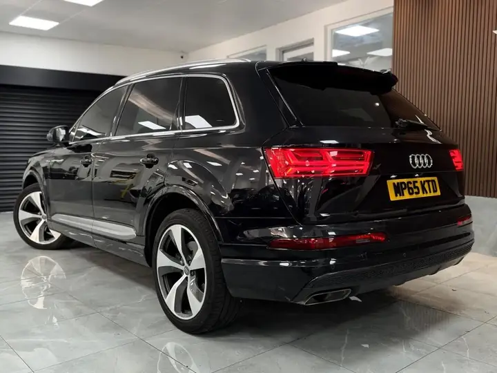 Audi Q7 2016 photo 2